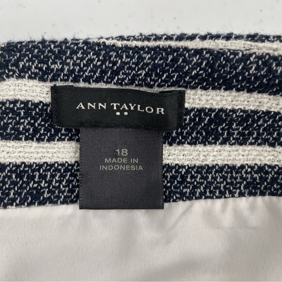 Ann Taylor Cotton Blend Nubby Zip Kick Pleat Lined Soft Black Off White Skirt - Picture 6 of 12